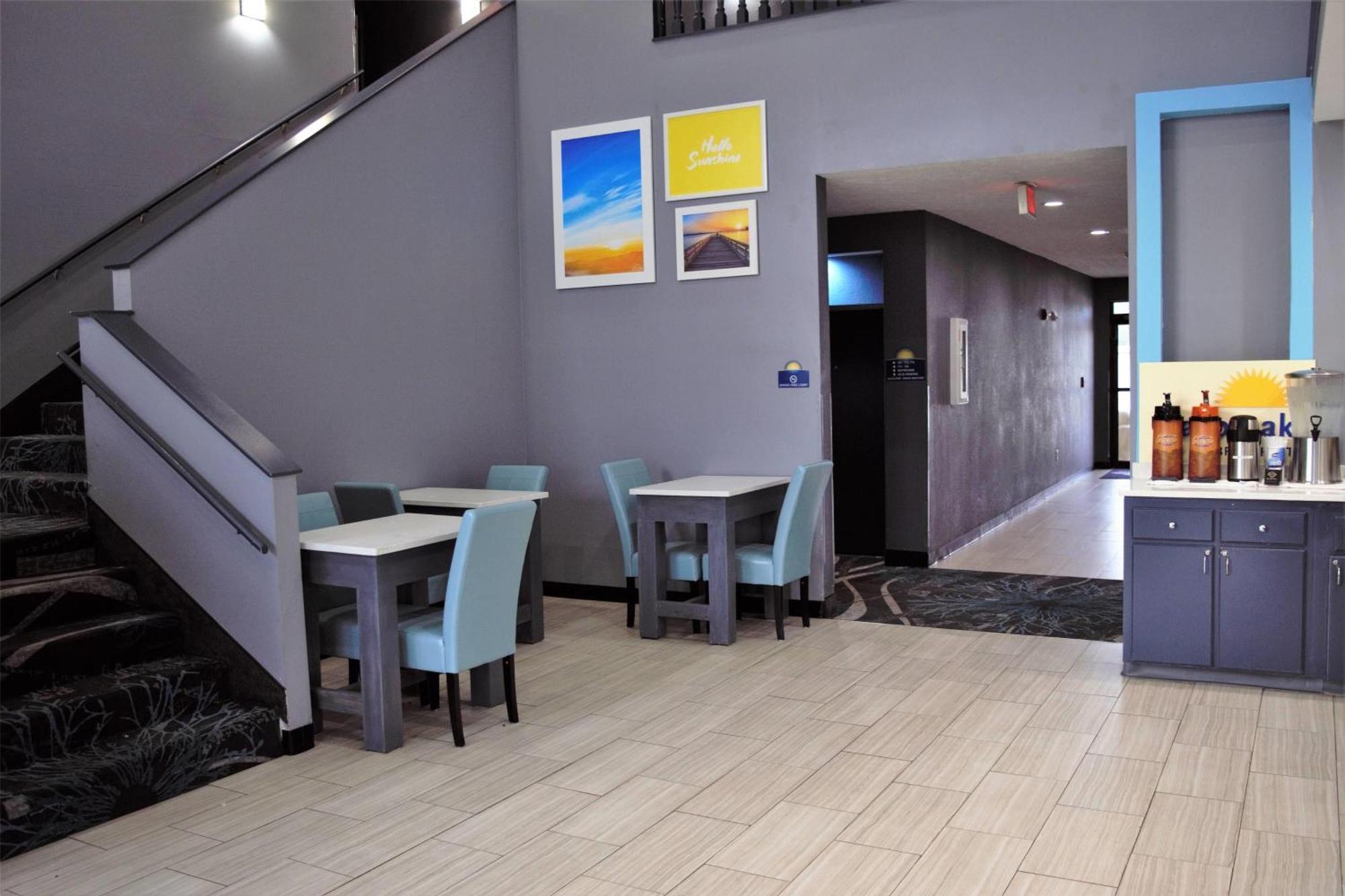 Days Inn By Wyndham Монтгомъри Екстериор снимка