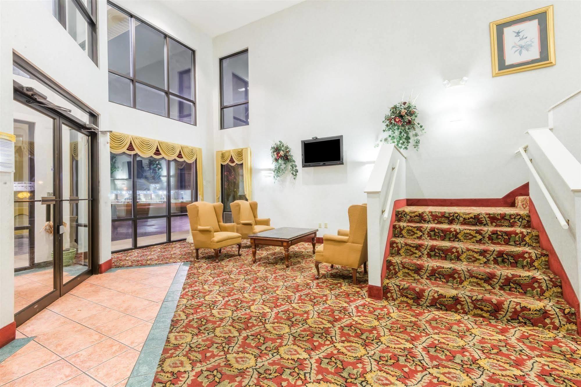Days Inn By Wyndham Монтгомъри Екстериор снимка
