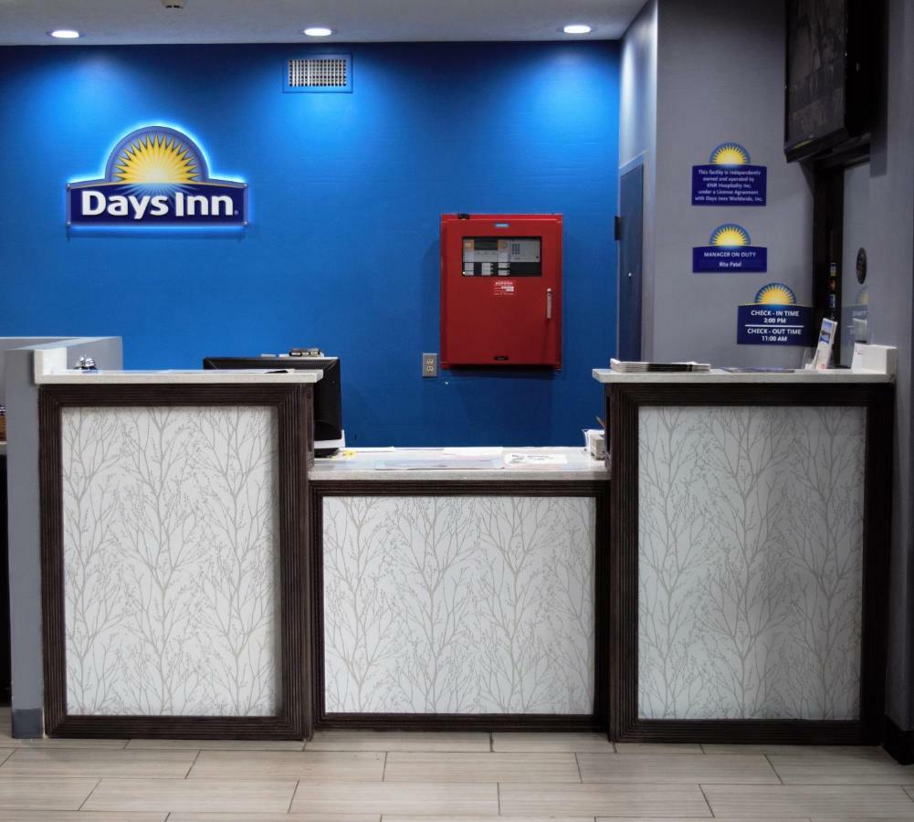 Days Inn By Wyndham Монтгомъри Екстериор снимка
